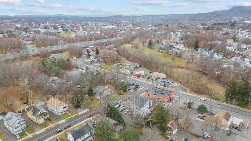 Meriden House: 16 Atkins StreetUnit 4