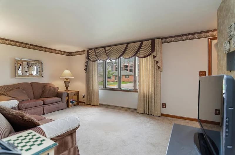 Green Bay House: 1266 Shadow Lane
