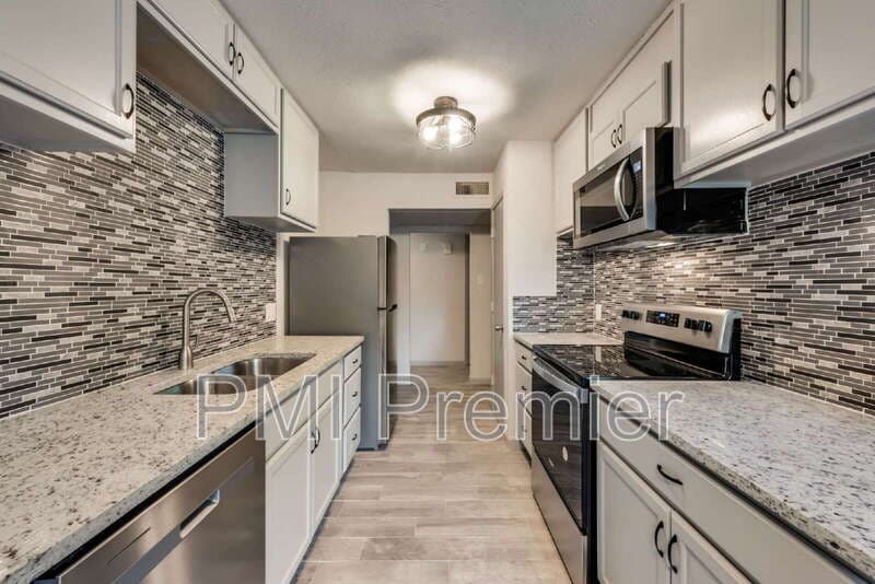 North Richland Hills House: 7021 Lincolnshire Ln