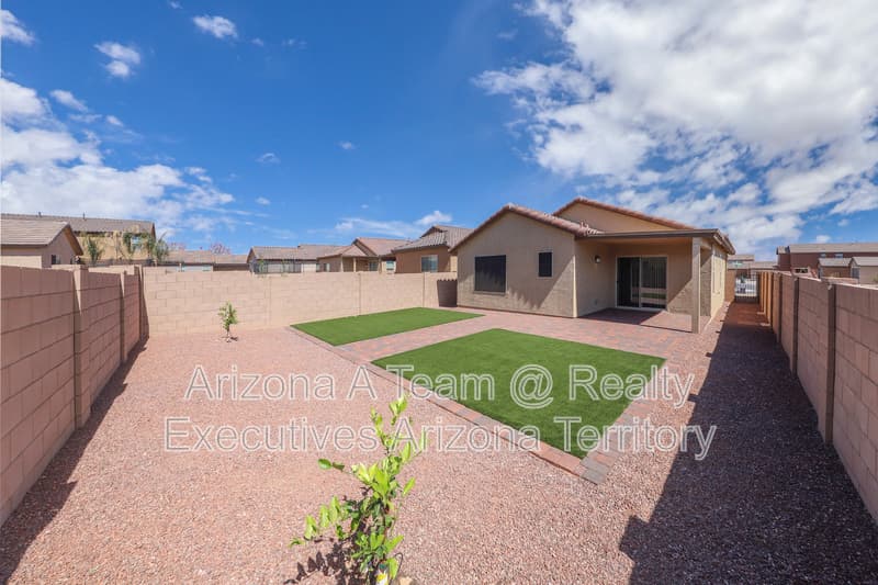 Tucson House: 9122 East Red Bluff Court