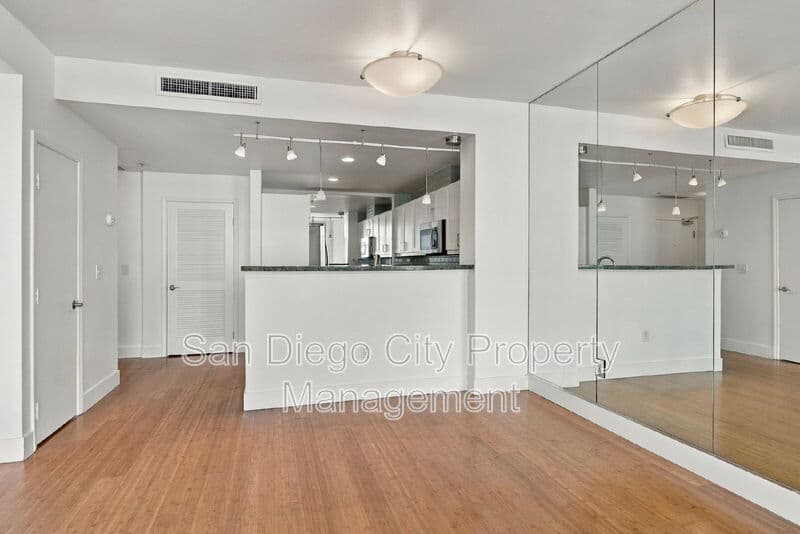 San Diego House: 530 K Street
