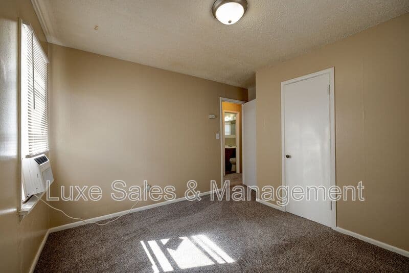 Warr Acres House: 5605 N. Donald Ave.