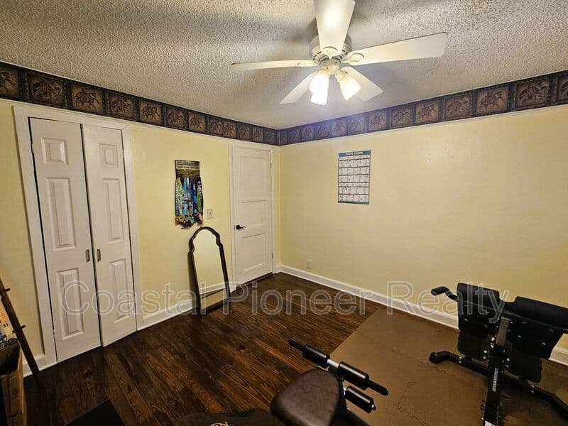 Tampa House: 7301 N 13th St