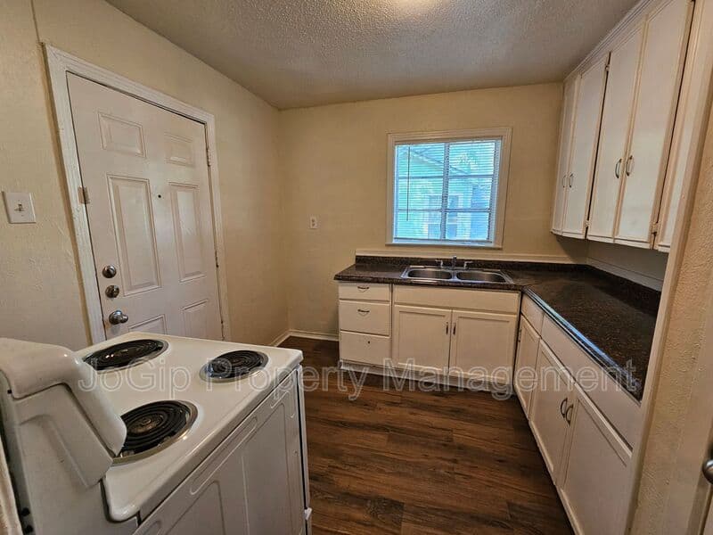 Dallas Condo: 6540 Hollis Ave