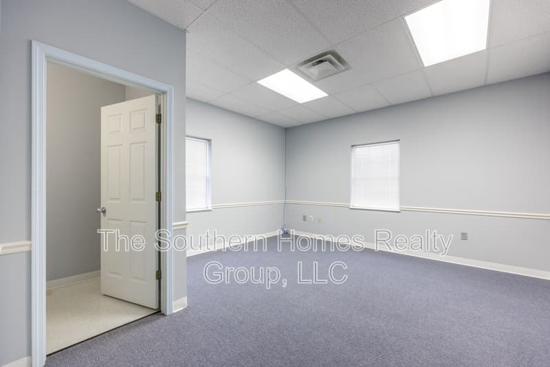 Etowah House: 305 Grady Road - 1