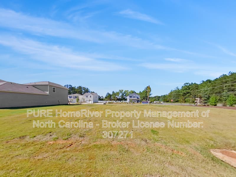 Hickory House: 2953 31st St Ln NE