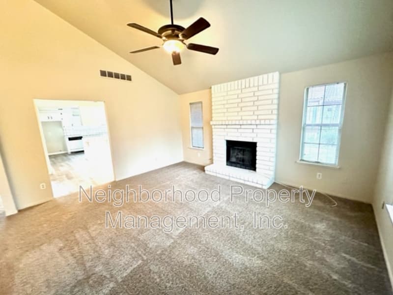 Clovis House: 2265 Paul Avenue