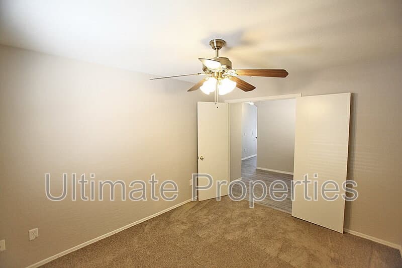 Litchfield Park House: 6132 N Florence Ave