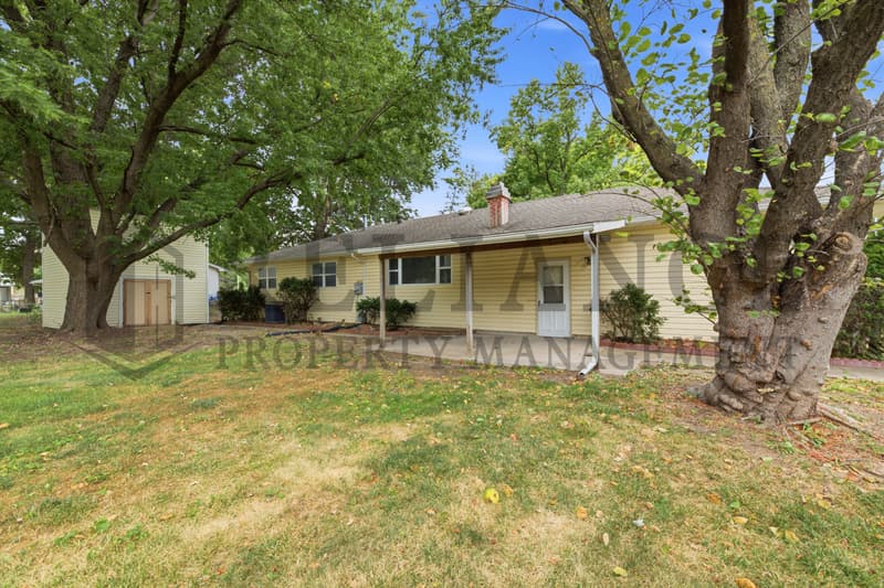 Haysville House: 428 Peach Tree Lane