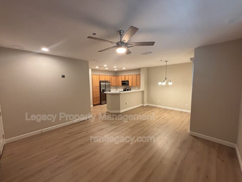 Folsom Condo: 108 Esplanade Circle