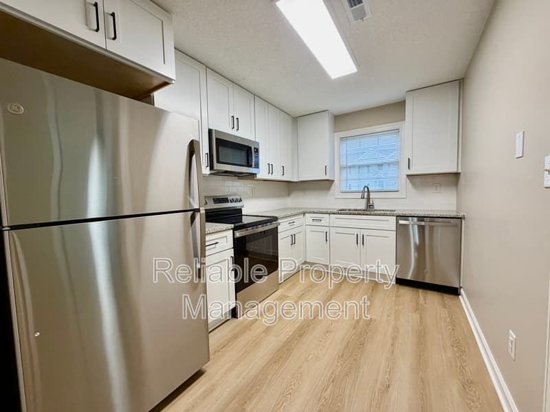 Selma Townhome: 102 Boykin Ave