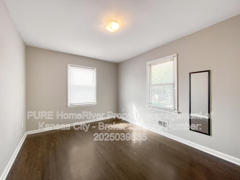 Kansas City House: 418 NE 55th St