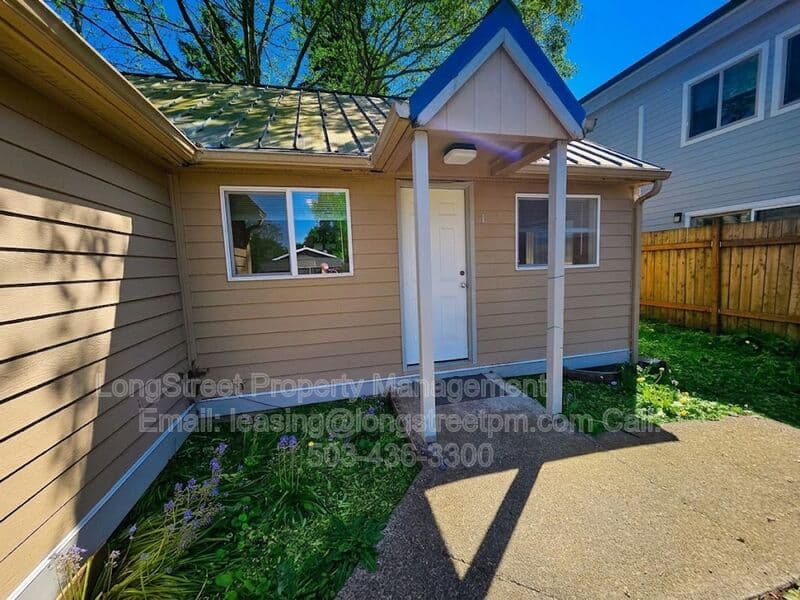 Portland Condo: 4553 NE 105th Ave