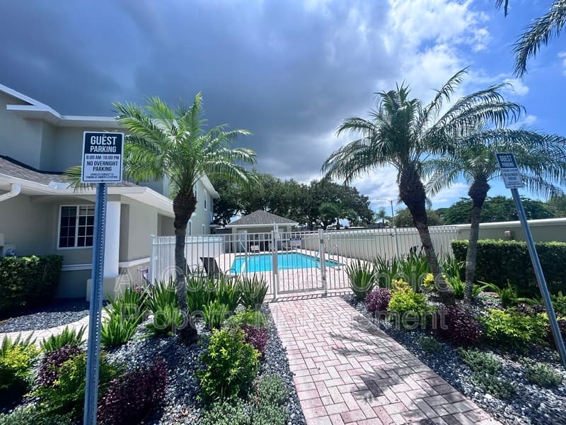 Seminole Townhome: 9718 Taylor Rose Lane