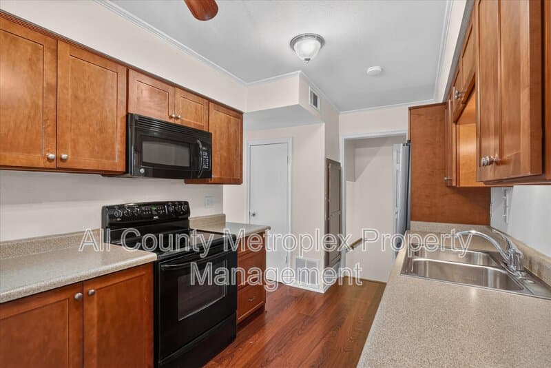 Richardson House: 2612 Custer Pkwy A