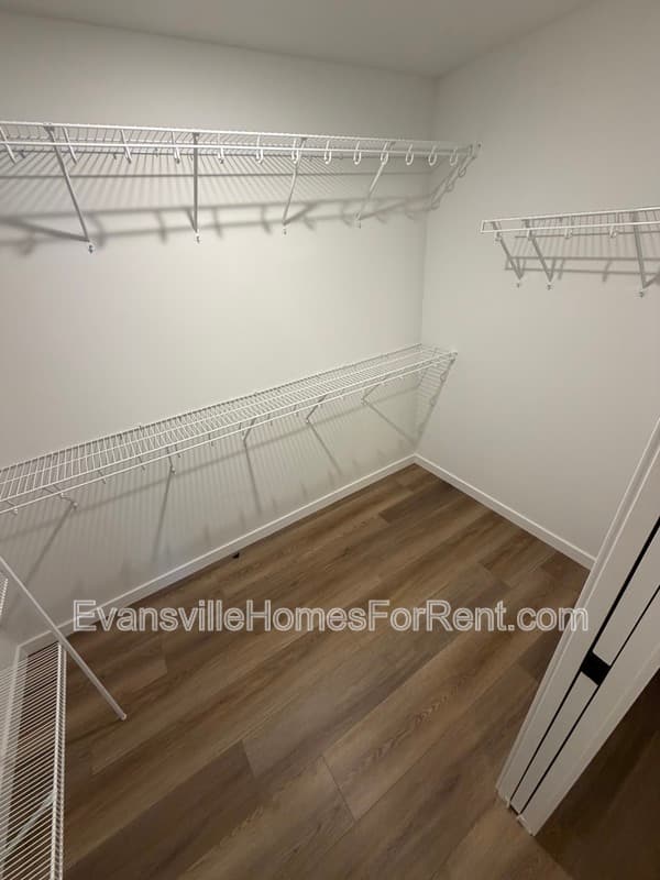 Evansville House: 12827 Halle Drive