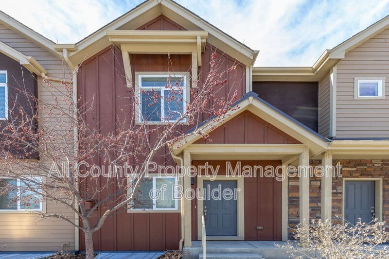 Longmont Townhome: 1319 S Collyer St