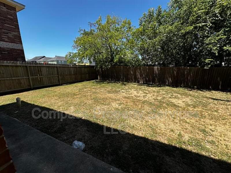 Waco House: 1613A Bagby Ave
