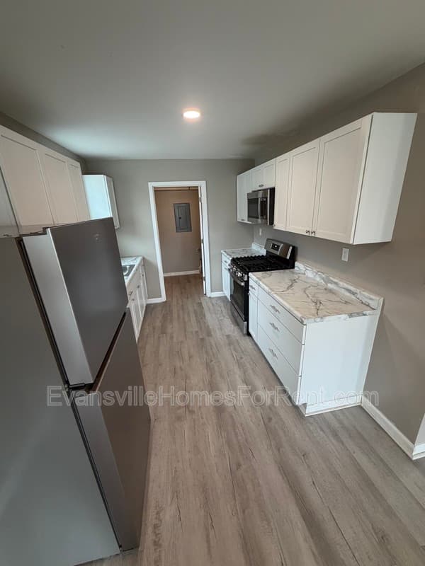 Evansville House: 1404 Oakley Street - 1406