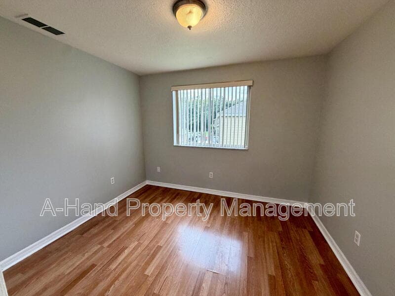 Davenport Condo: 615 Australian Way