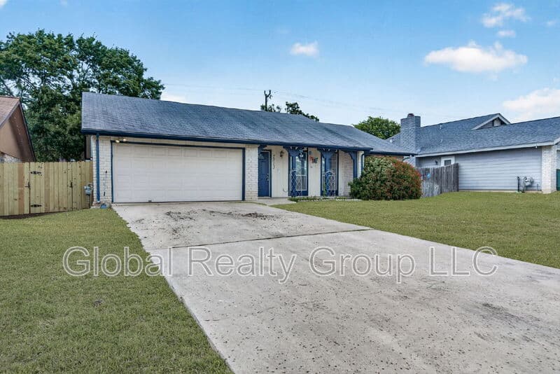 Live Oak House: 7713 Narrow Pass St