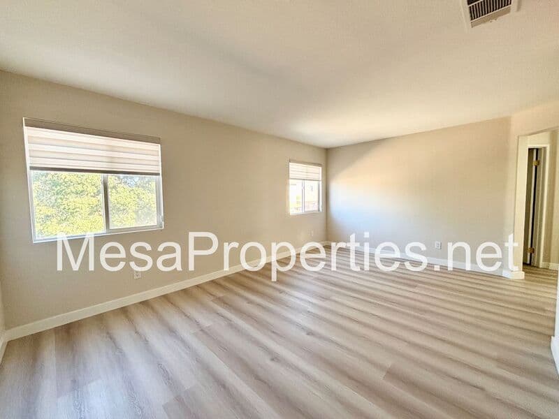 Victorville House: 15113 Pasture Way