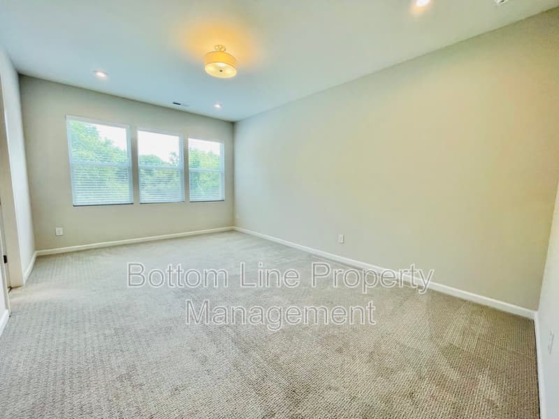 Charlotte Townhome: 419 Vinroot Aly