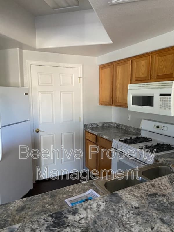 Phoenix Condo: 10030 W Indian School Rd