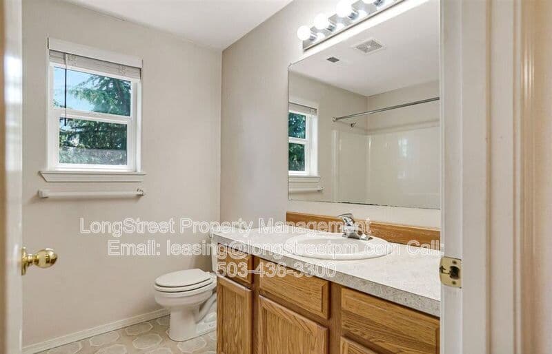 Adair Village House: 332 NE Carmen Pl