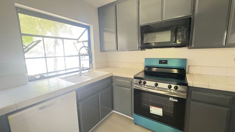 Glendora House: 906 Ashworth Pl