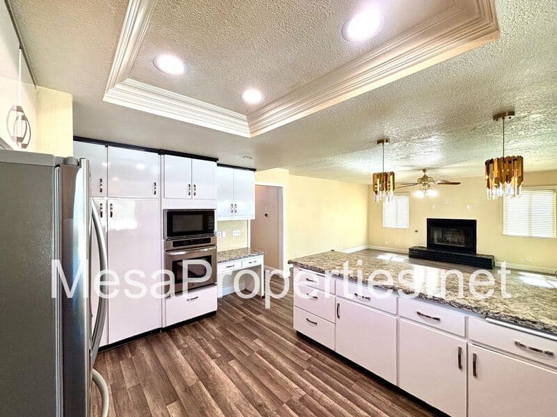 Victorville House: 12820 Santa Anita Trail