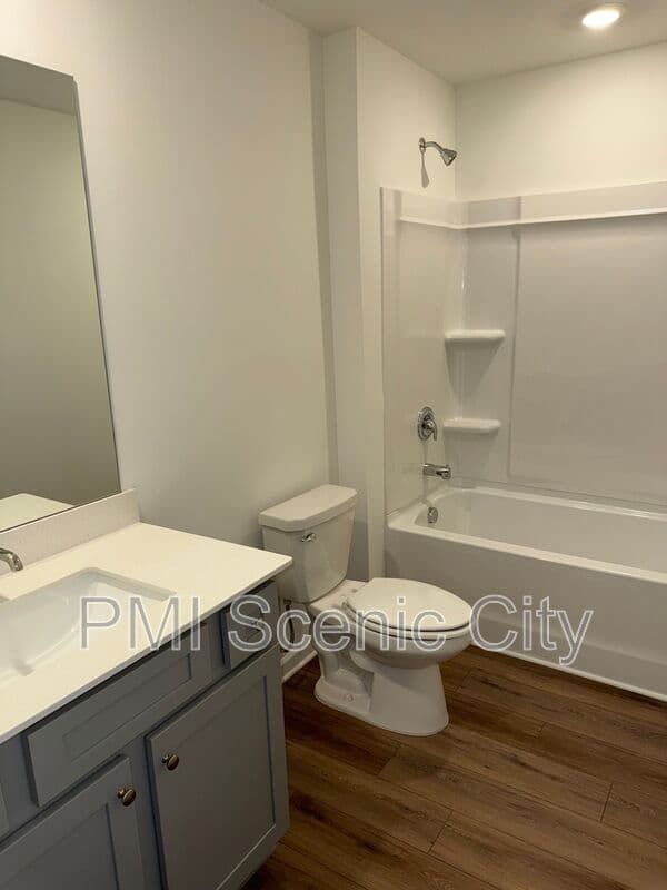 Chattanooga House: 244 Asbury Oak Ln
