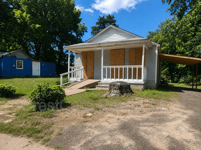 Memphis House: 3032 Mcadoo Ave