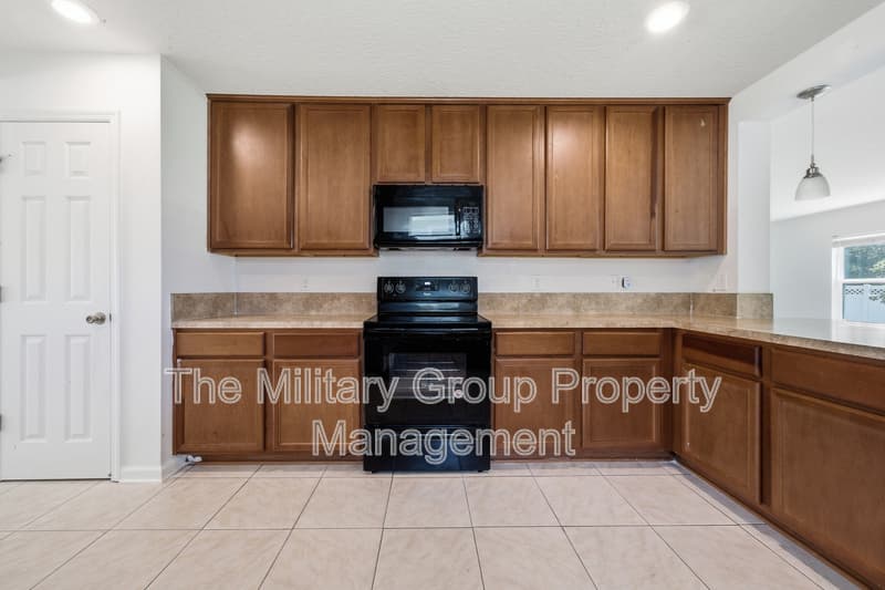 Orange Park House: 391 Hepburn Rd