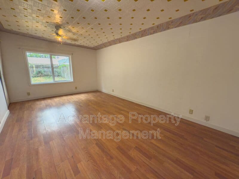 Albany House: 319 15th Ave SE