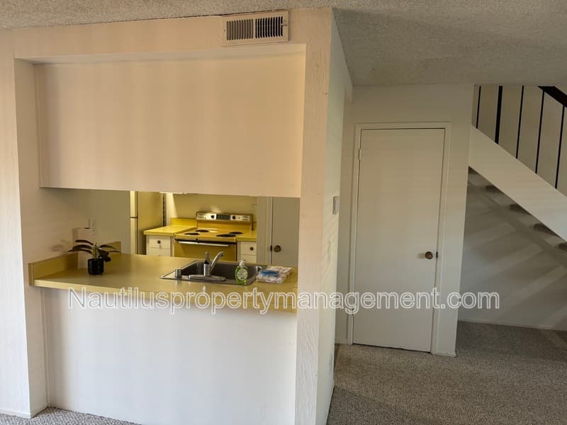 Santa Cruz Townhome: 127 Castillon Terrace