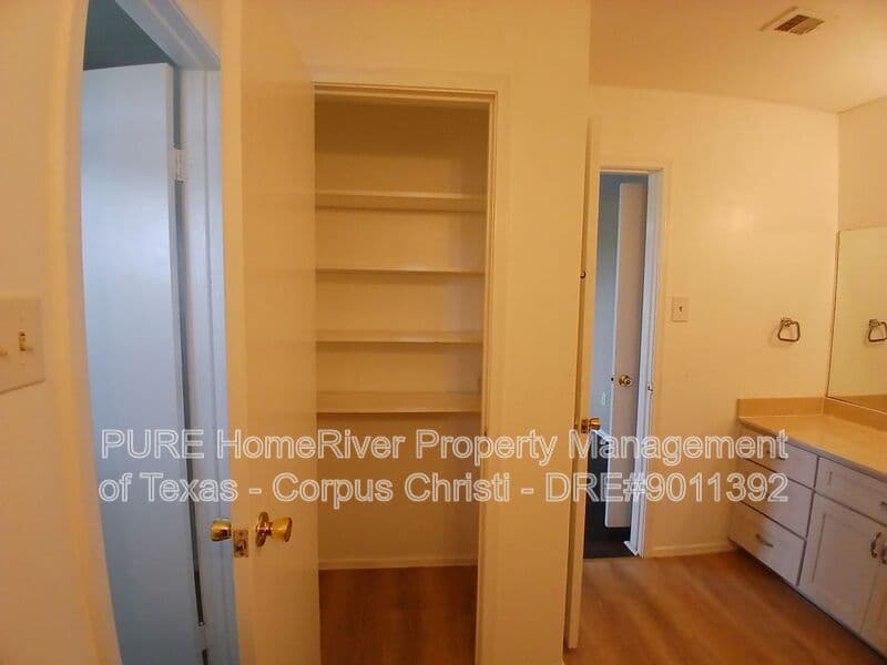 Corpus Christi Townhome: 4401 River Valley Dr