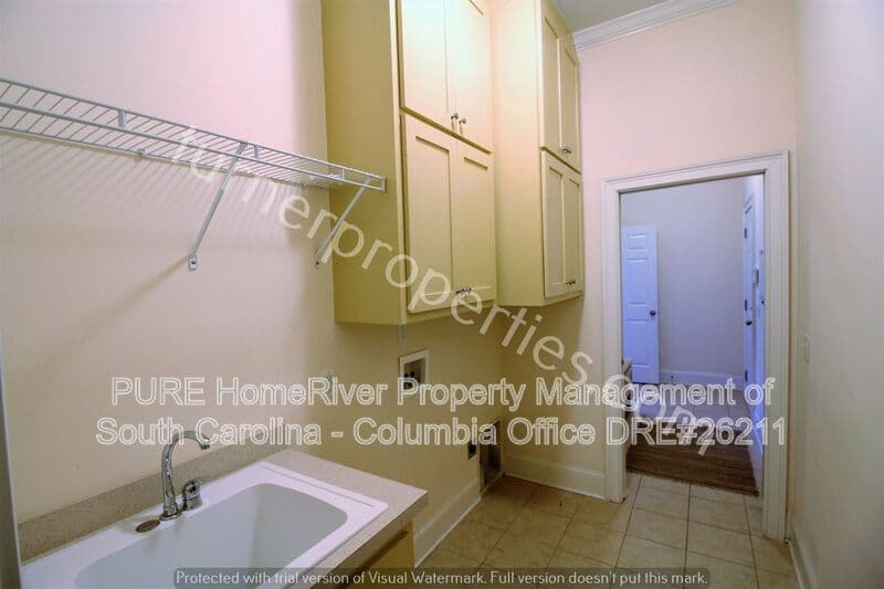 Columbia House: 395 Highland Point Drive