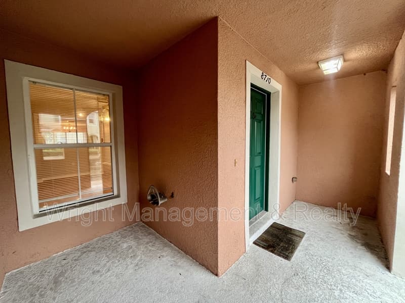 Tampa Townhome: 8710 Sheldon Creek Boulevard