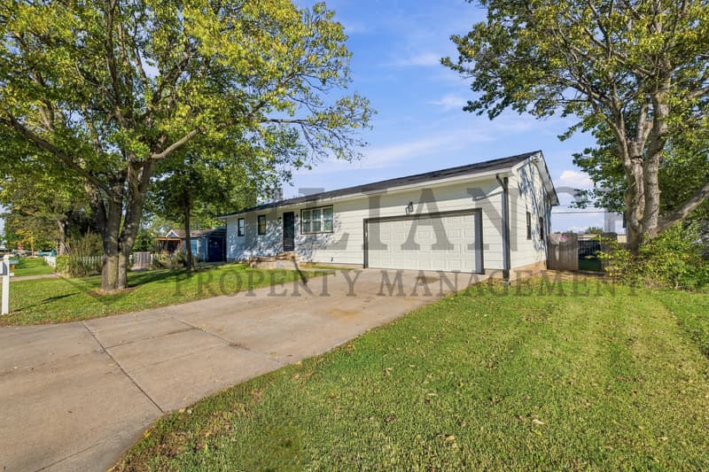 Wichita House: 2726 West Maxwell Avenue