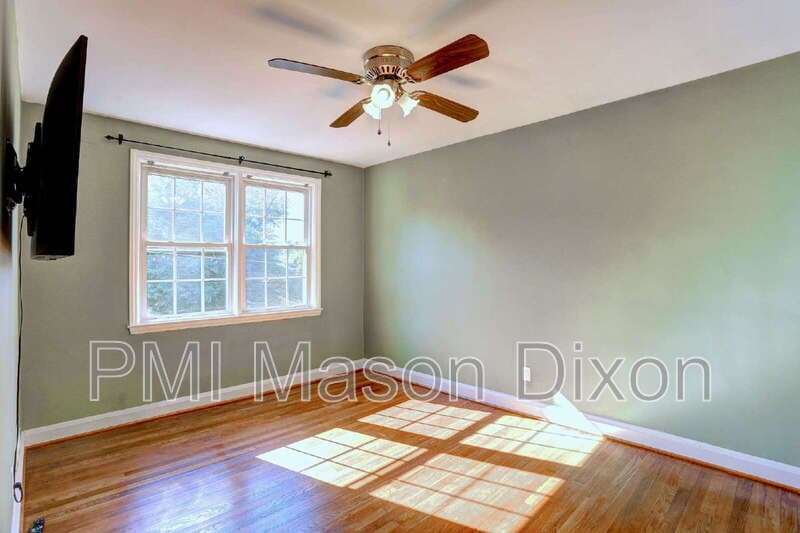 Baltimore Townhome: 133 Stevenson Lane