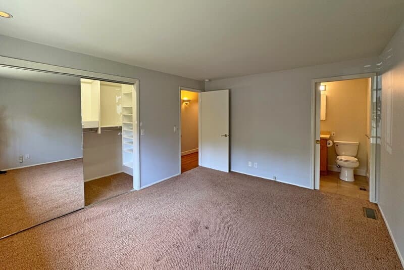 Kirkland House: 10632 NE 47th Pl