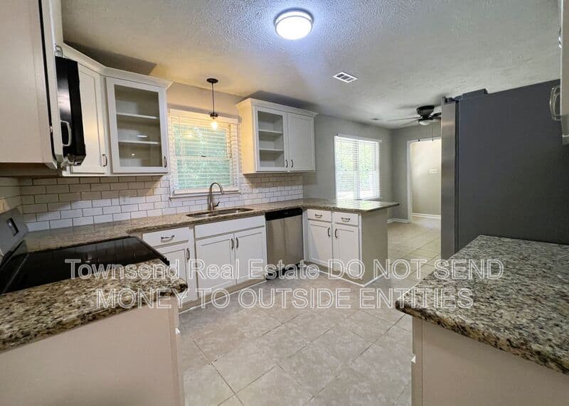 Hope Mills House: 4118 Trelawney Dr.