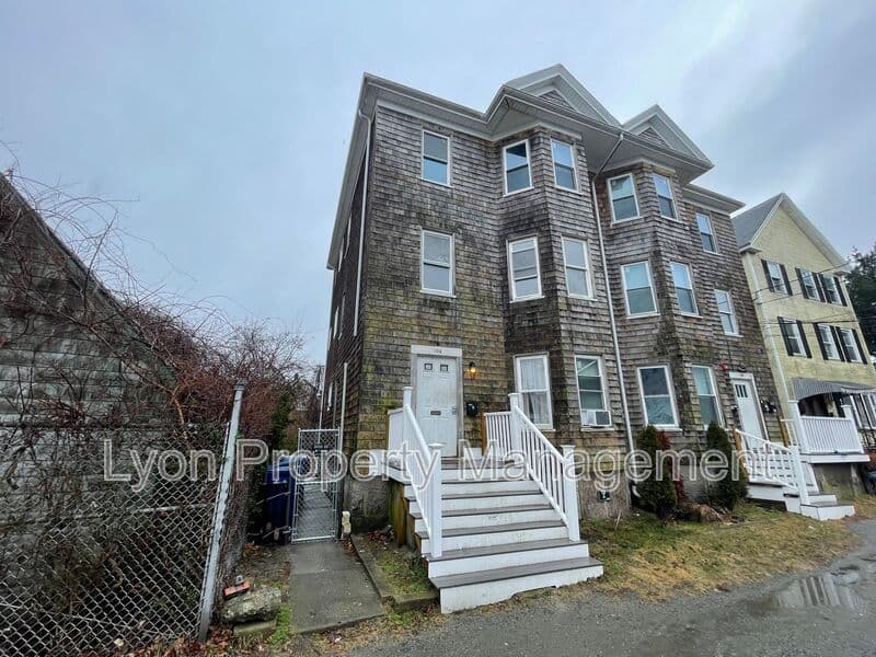 New Bedford Condo: 106-108 Winsor Street