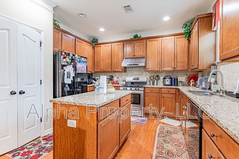 Greer House: 3 Keelin Ln