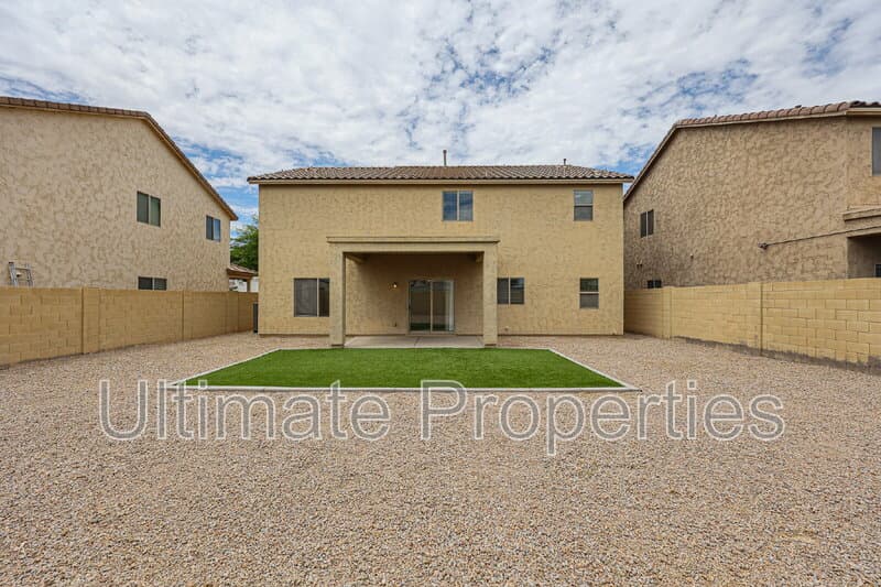 Buckeye House: 19417 W Morning Glory Dr
