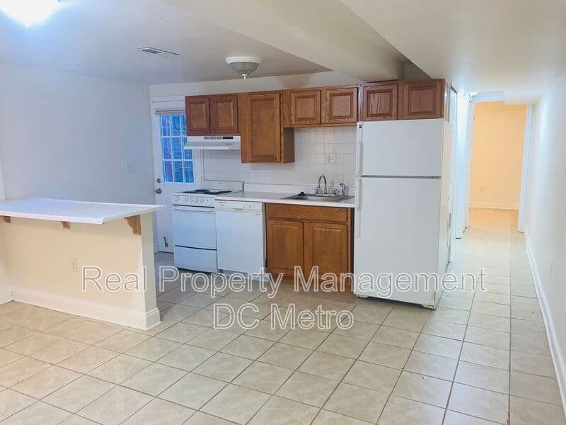 Washington Townhome: 117 W St. NW
