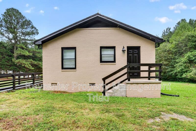 Gibsonville House: 300 Martingale Drive