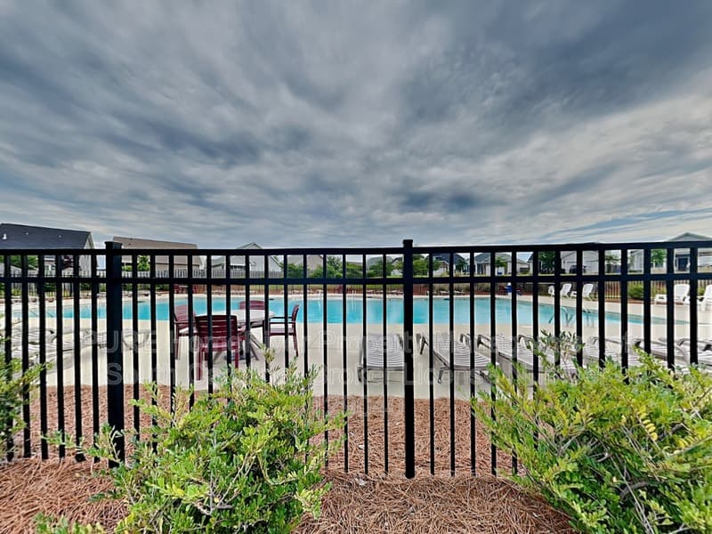 Elgin Townhome: 1054 Cornelia St
