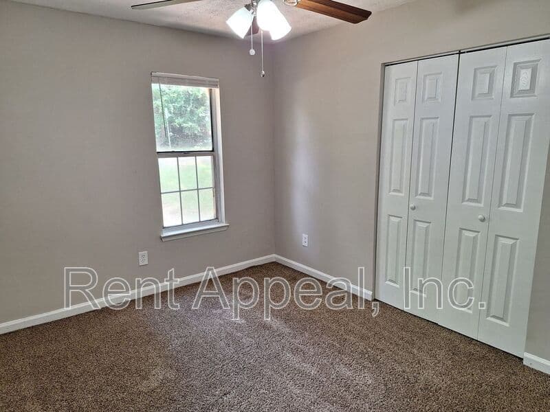 Decatur House: 3839 Valpariso Cir